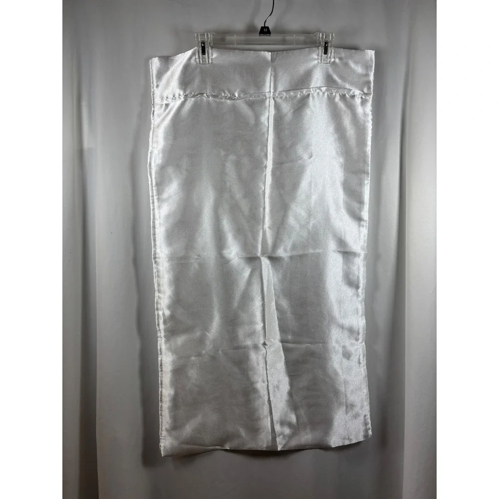 N/A lustrous white